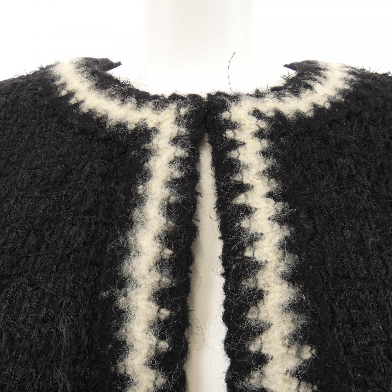 Chanel Vintage Collarless Jacket — view 5