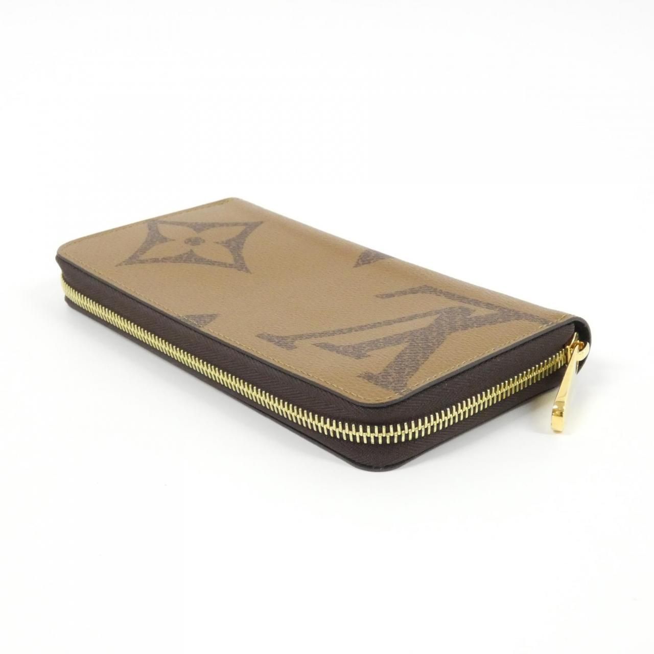 Louis Vuitton Monogram Giant Zippy Wallet — view 2