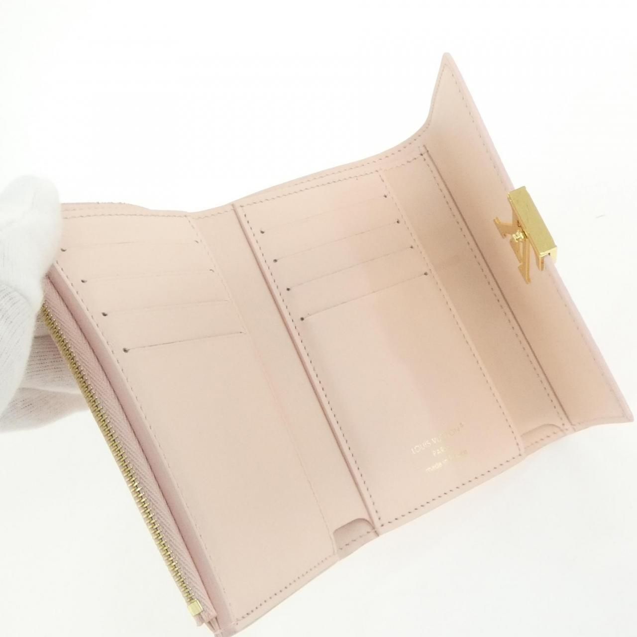 Louis Vuitton Portefeuille Capucines Compact Wallet — view 4