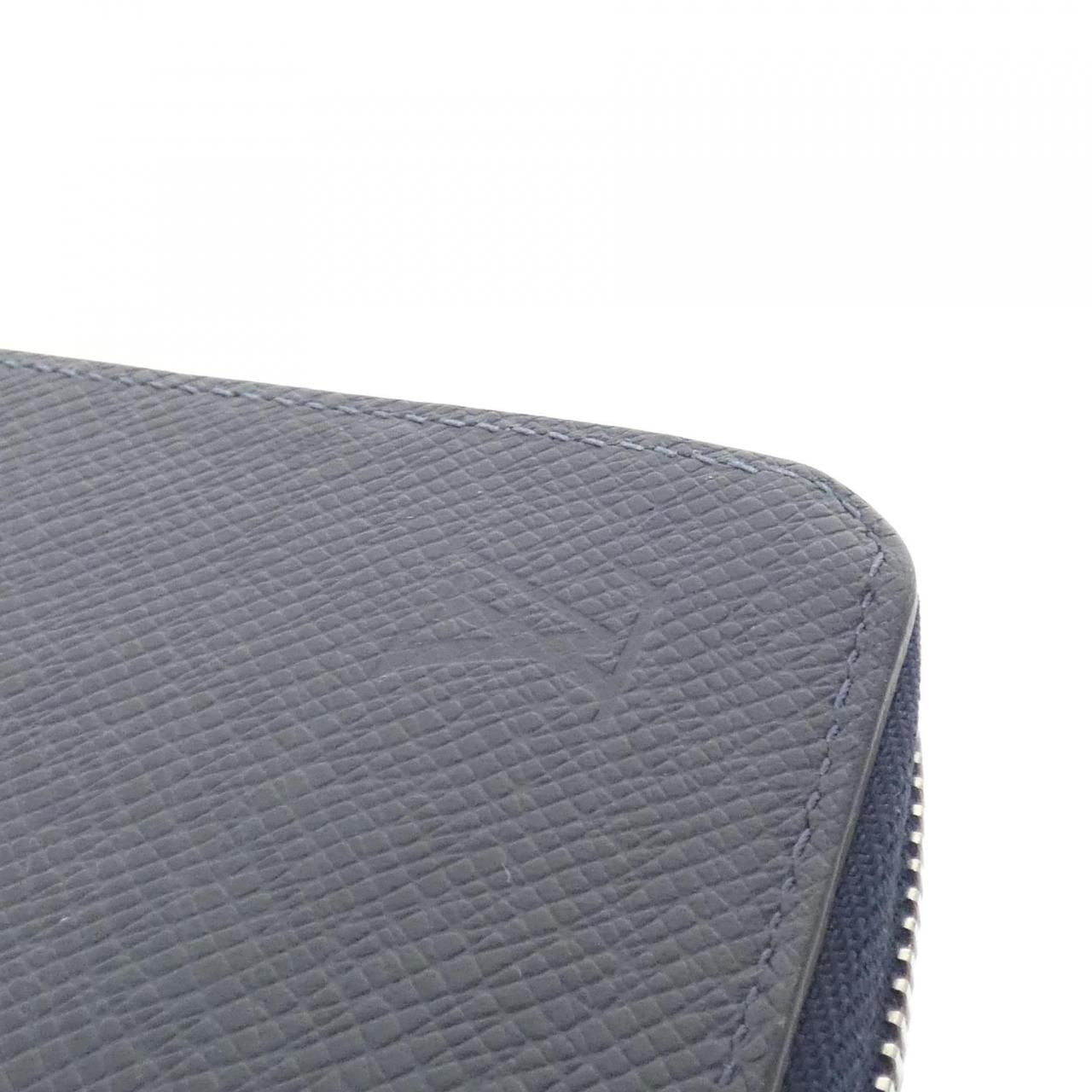 Louis Vuitton Taiga Zippy Wallet Vertical — view 5