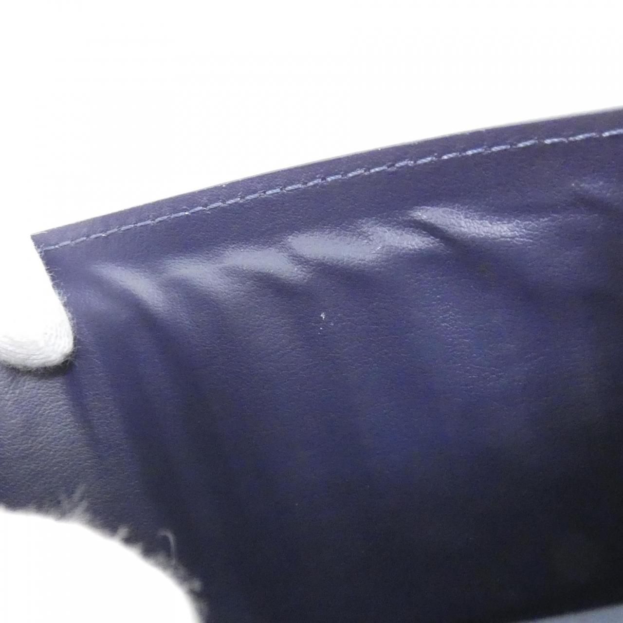 Louis Vuitton Taiga Zippy Wallet Vertical — view 8