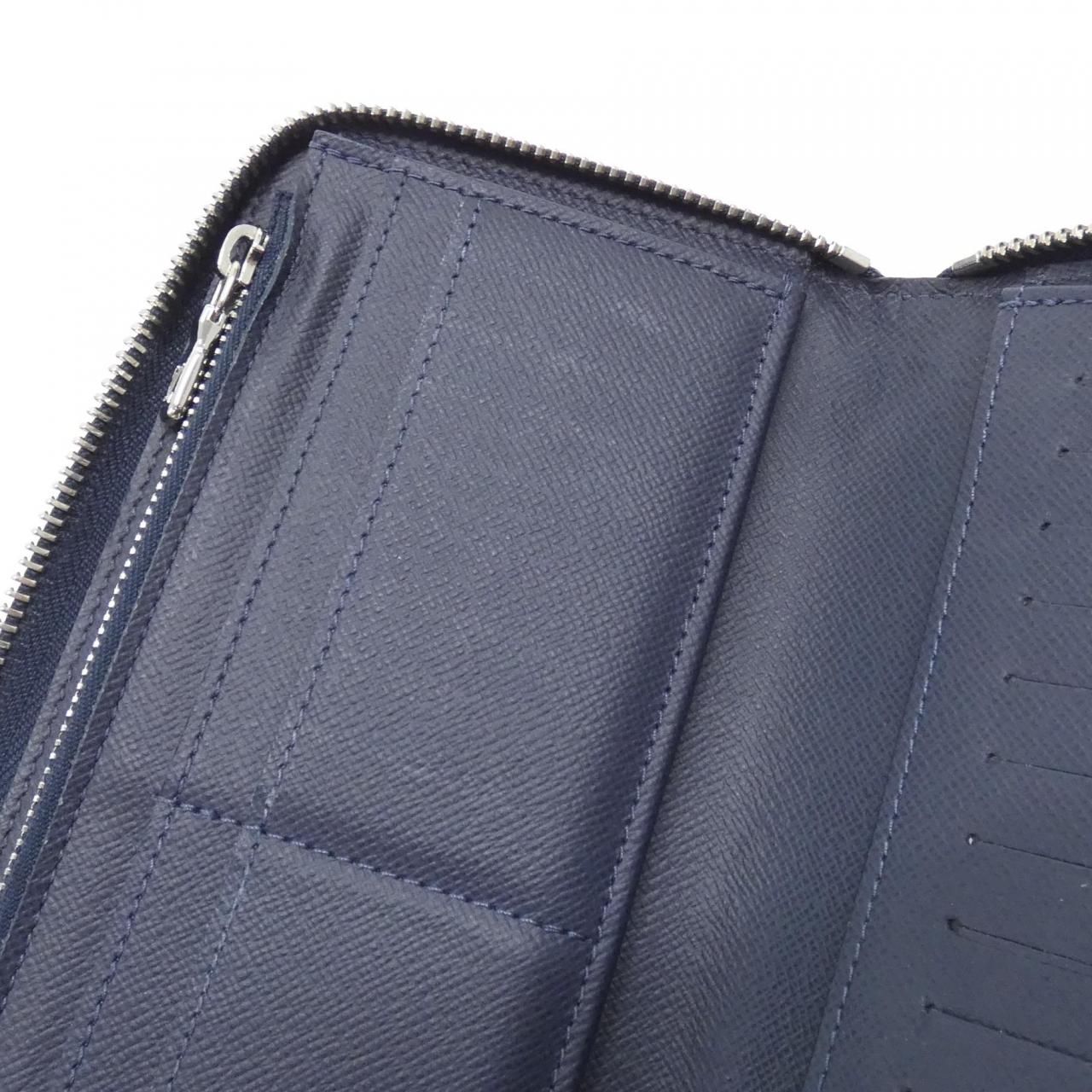 Louis Vuitton Taiga Zippy Wallet Vertical — view 7