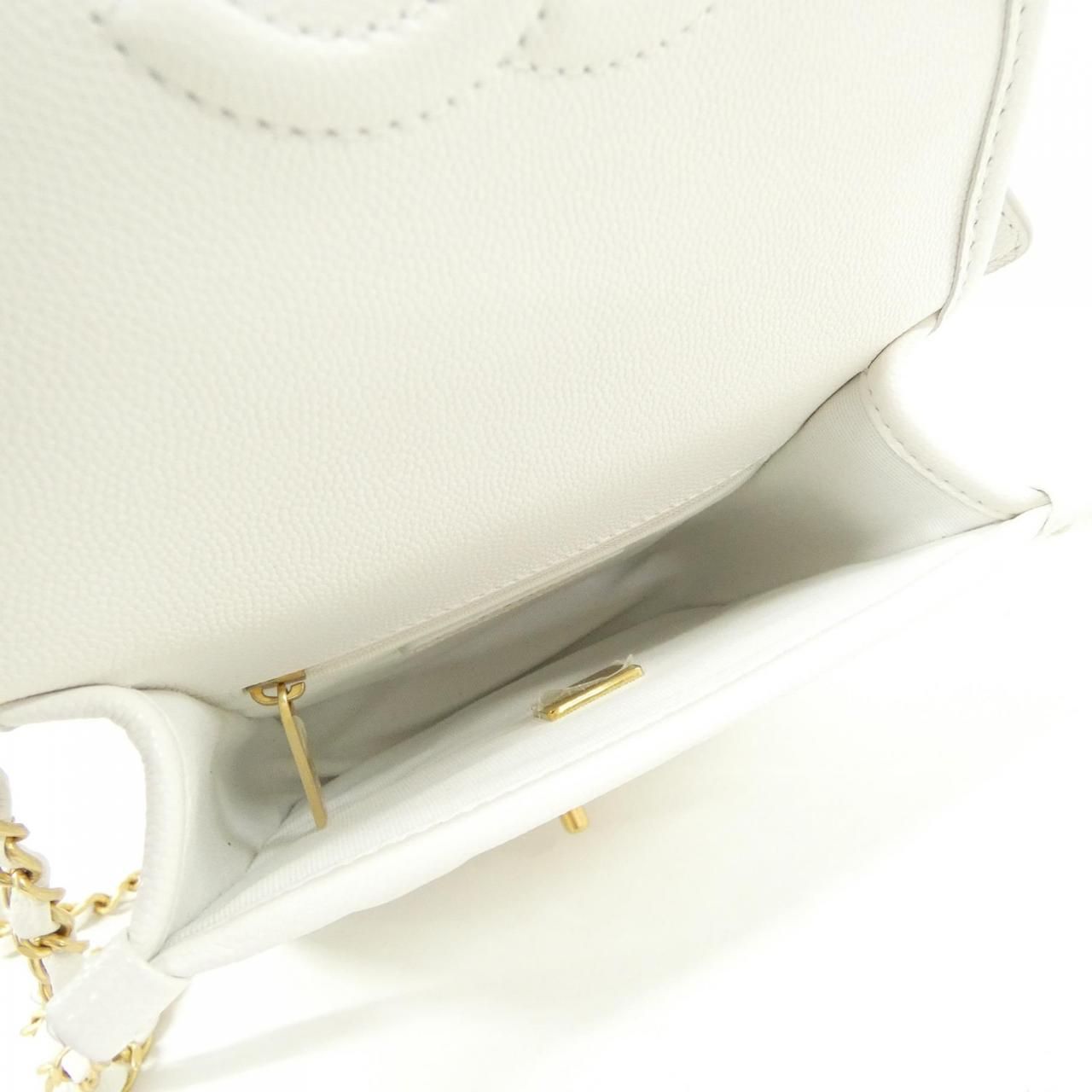 Chanel Shoulder Bag White — view 7