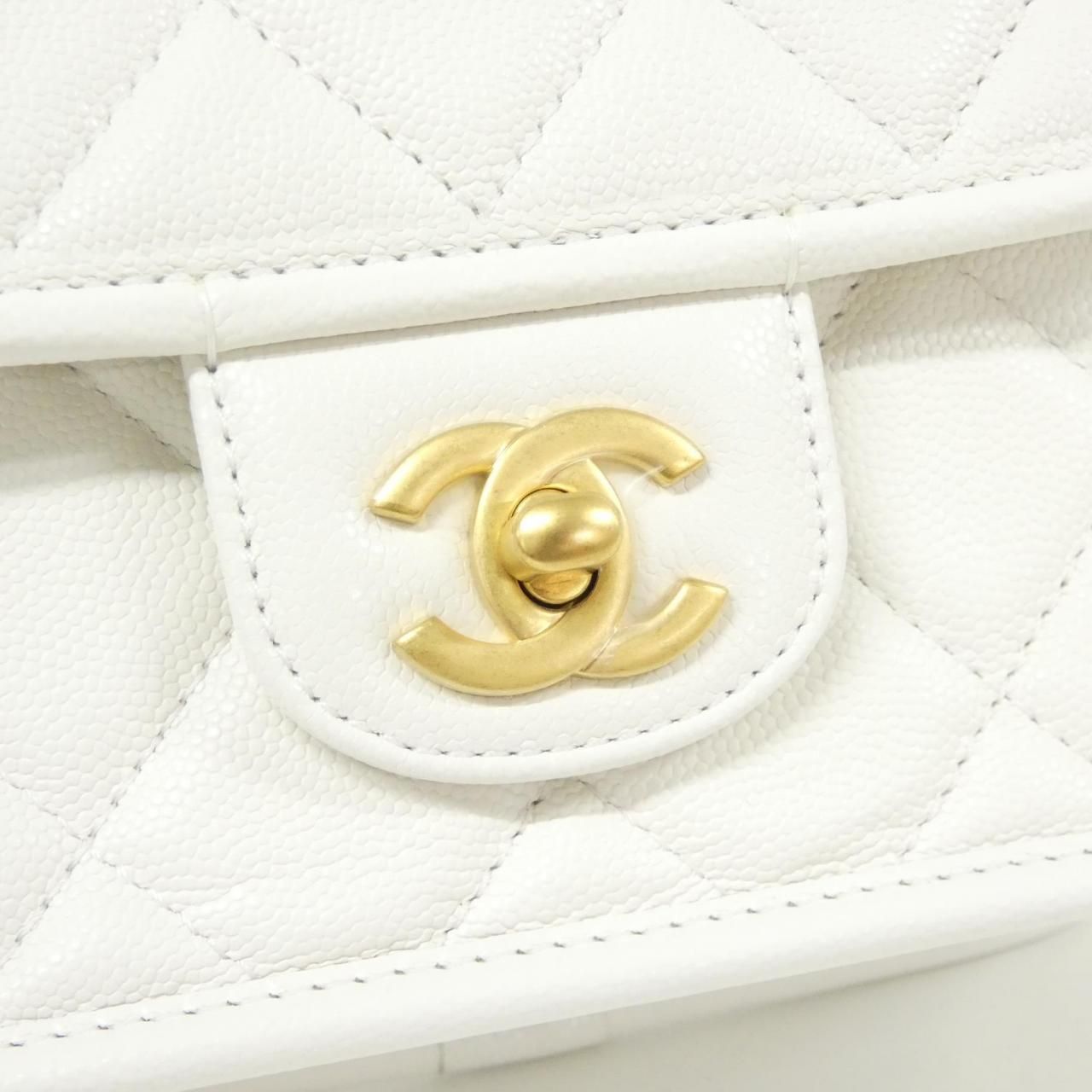 Chanel Shoulder Bag White — view 4
