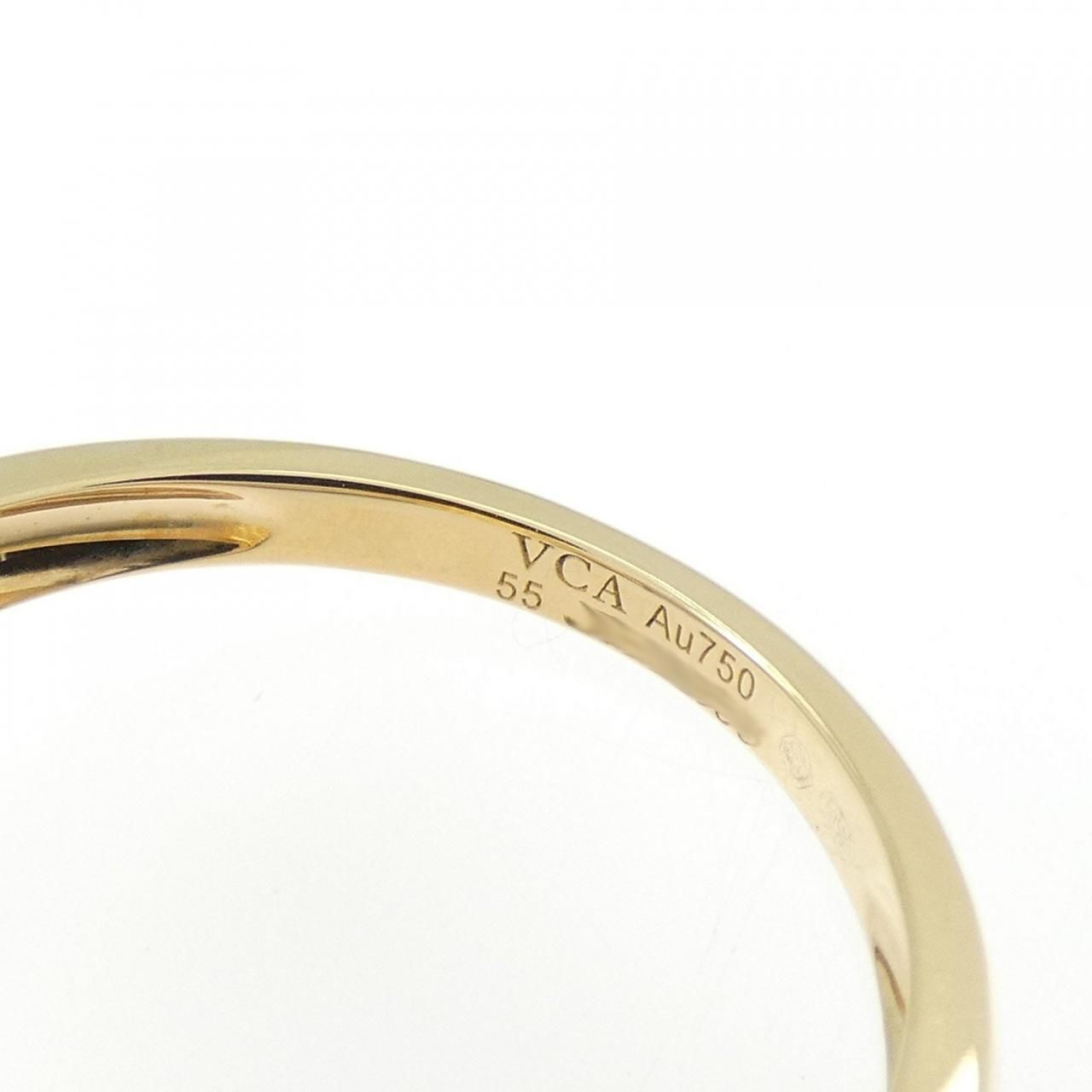 Van Cleef & Arpels Vintage Alhambra Ring — view 4
