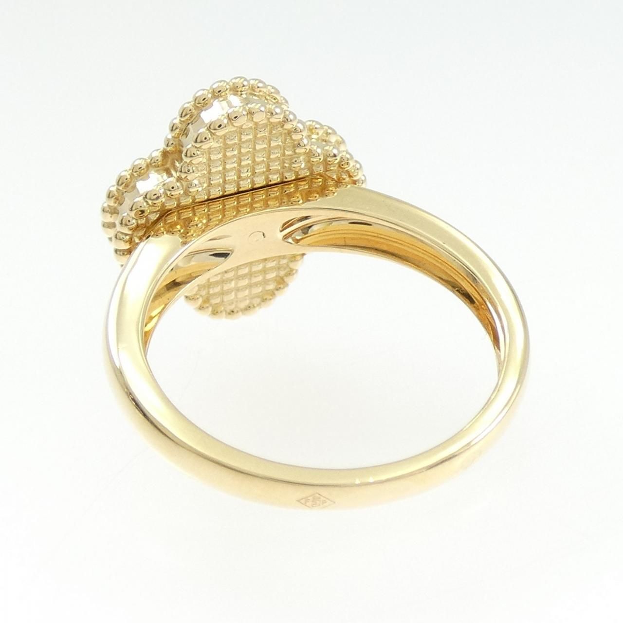 Van Cleef & Arpels Vintage Alhambra Ring — view 3