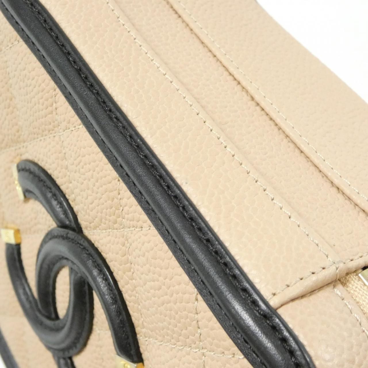 Chanel Shoulder Bag Beige — view 3