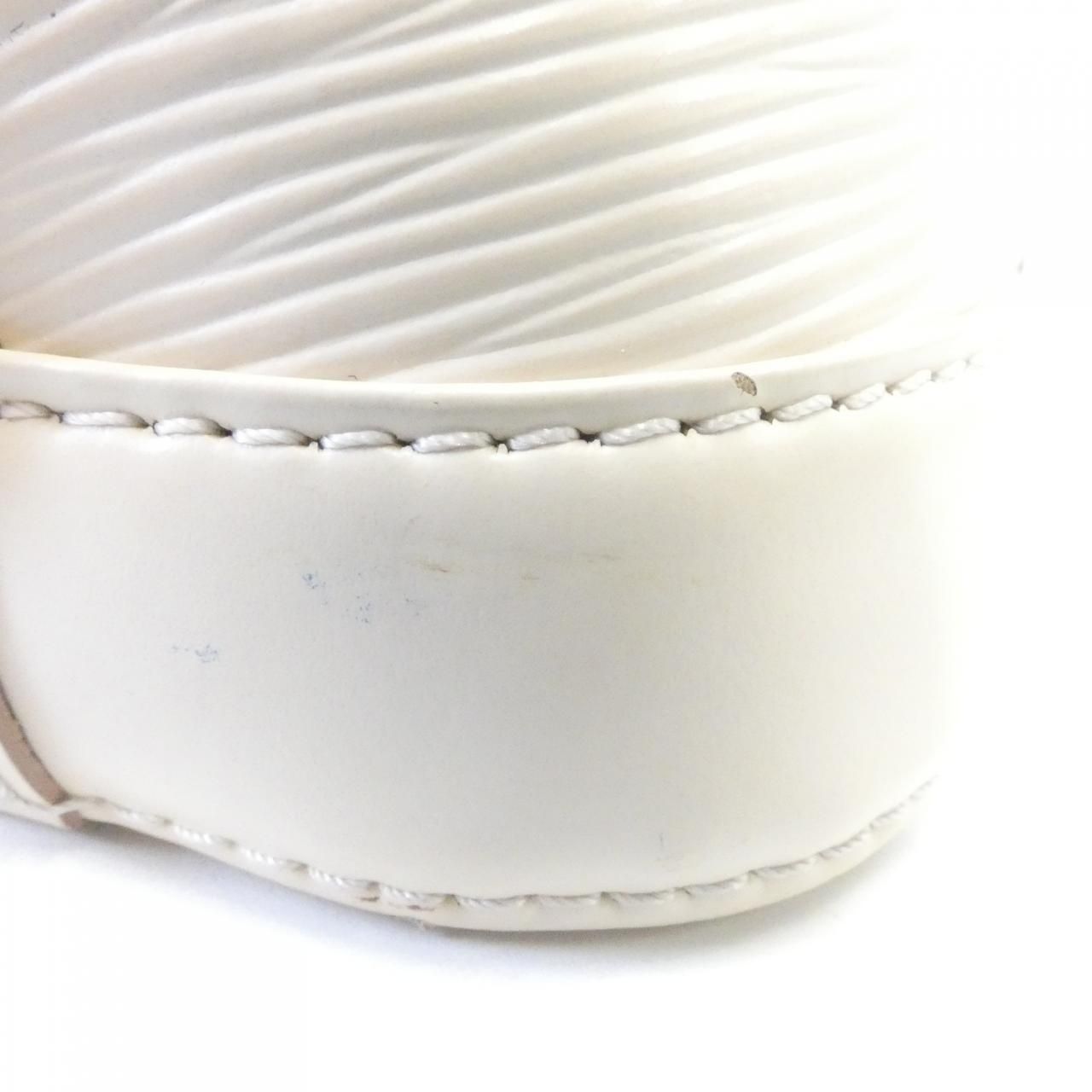Louis Vuitton Epi Alma BB — view 5