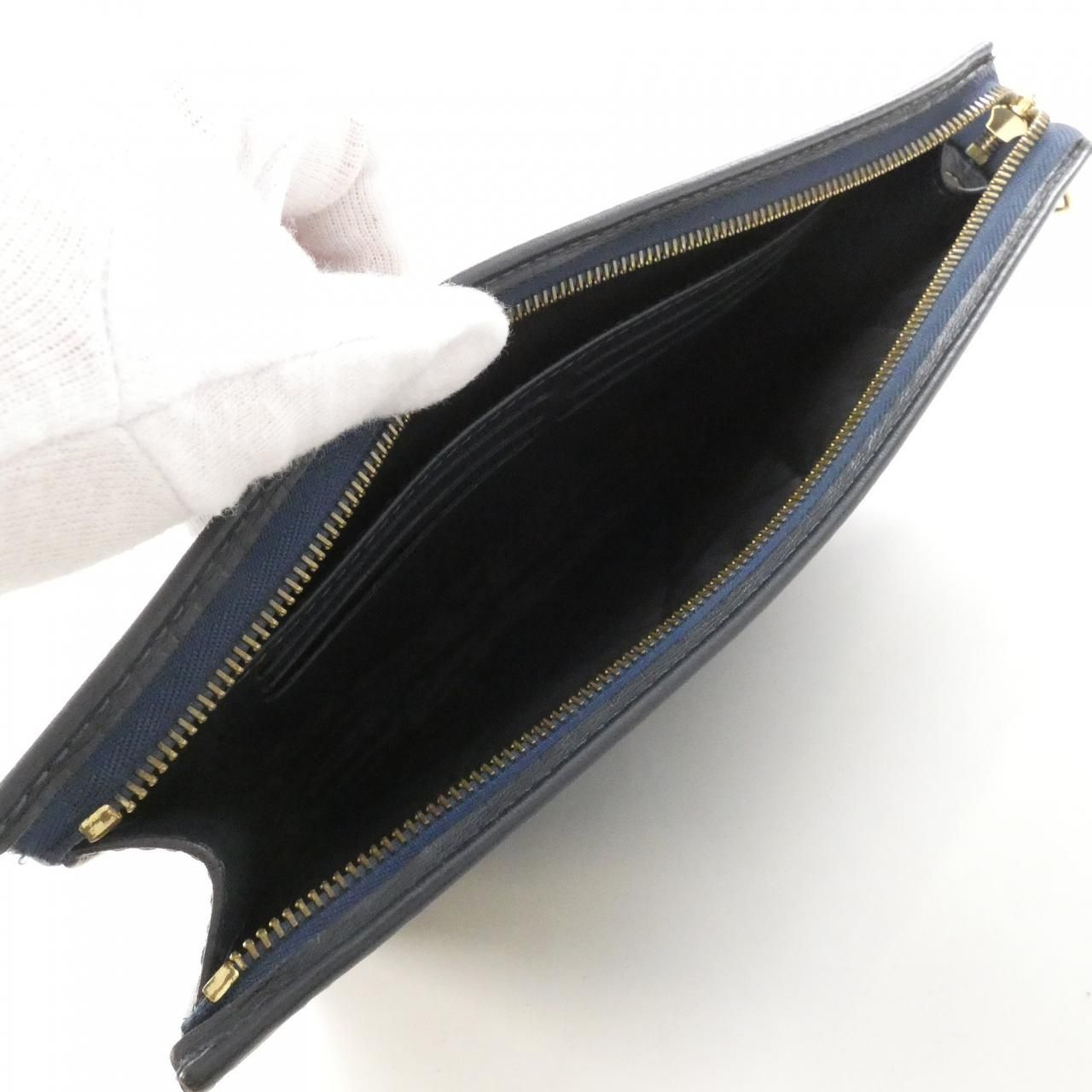 Louis Vuitton Monogram Drip Pochette Voyage — view 6