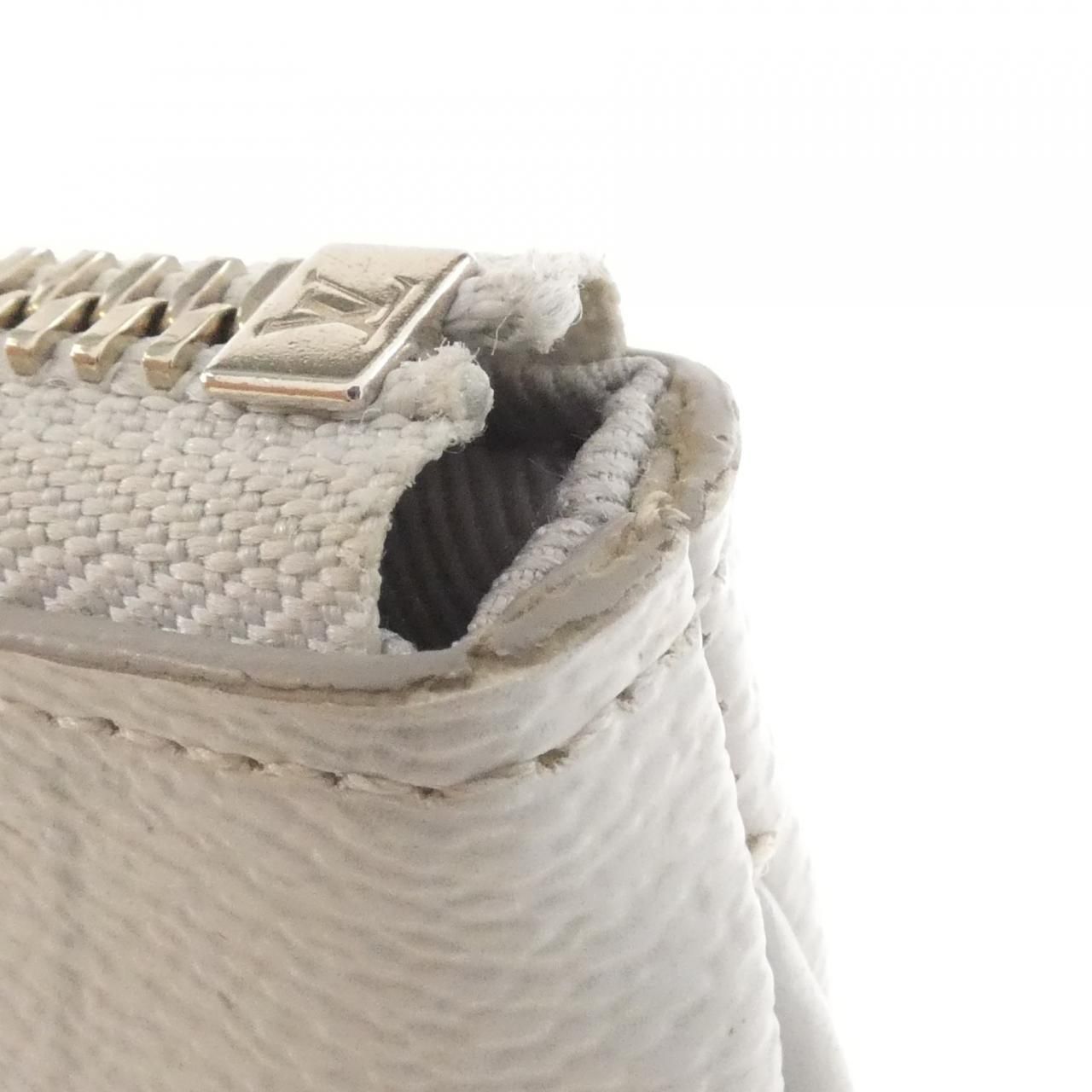 Louis Vuitton White Monogram Logo Zipped Pouch GM — view 4