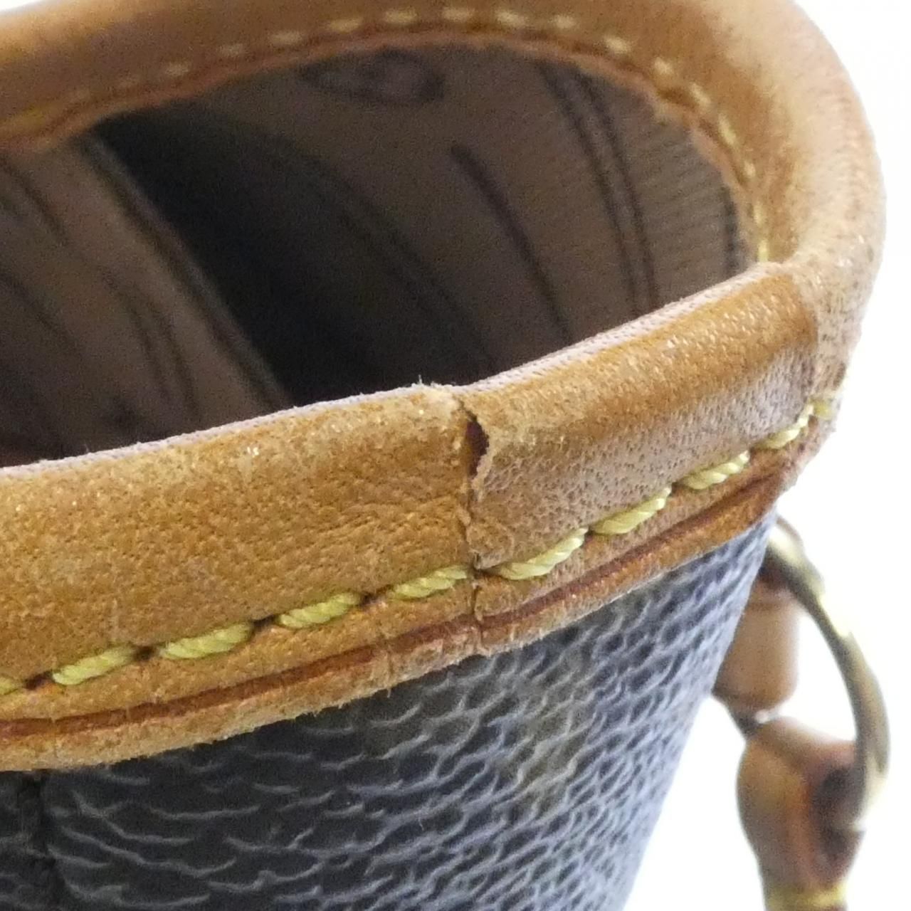 Louis Vuitton Monogram Neverfull MM — view 5