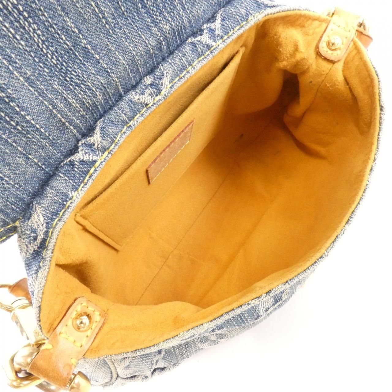 Louis Vuitton Monogram Denim Mini Pleaty Shoulder — view 9