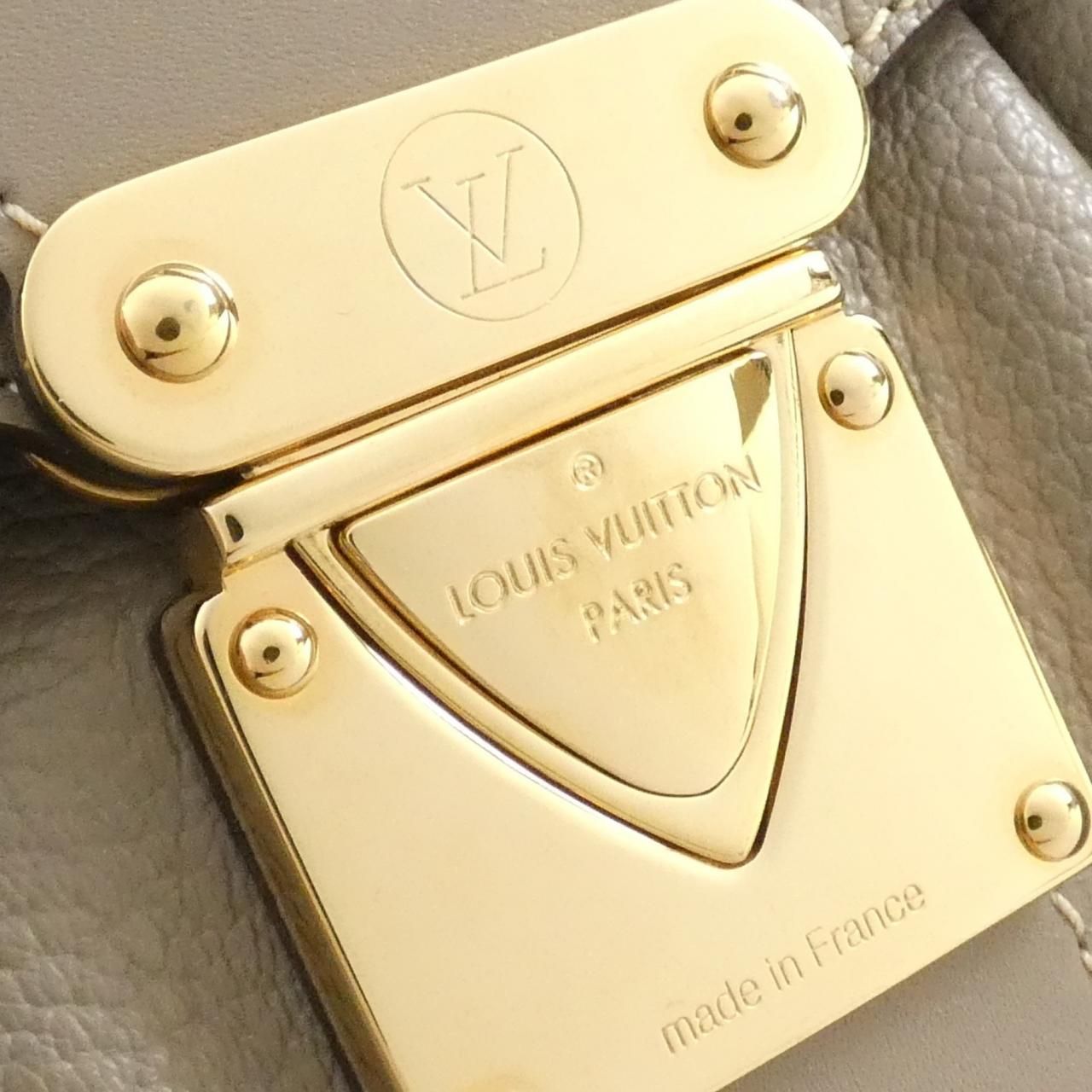 Louis Vuitton Suhali Confidant Shoulder — view 4