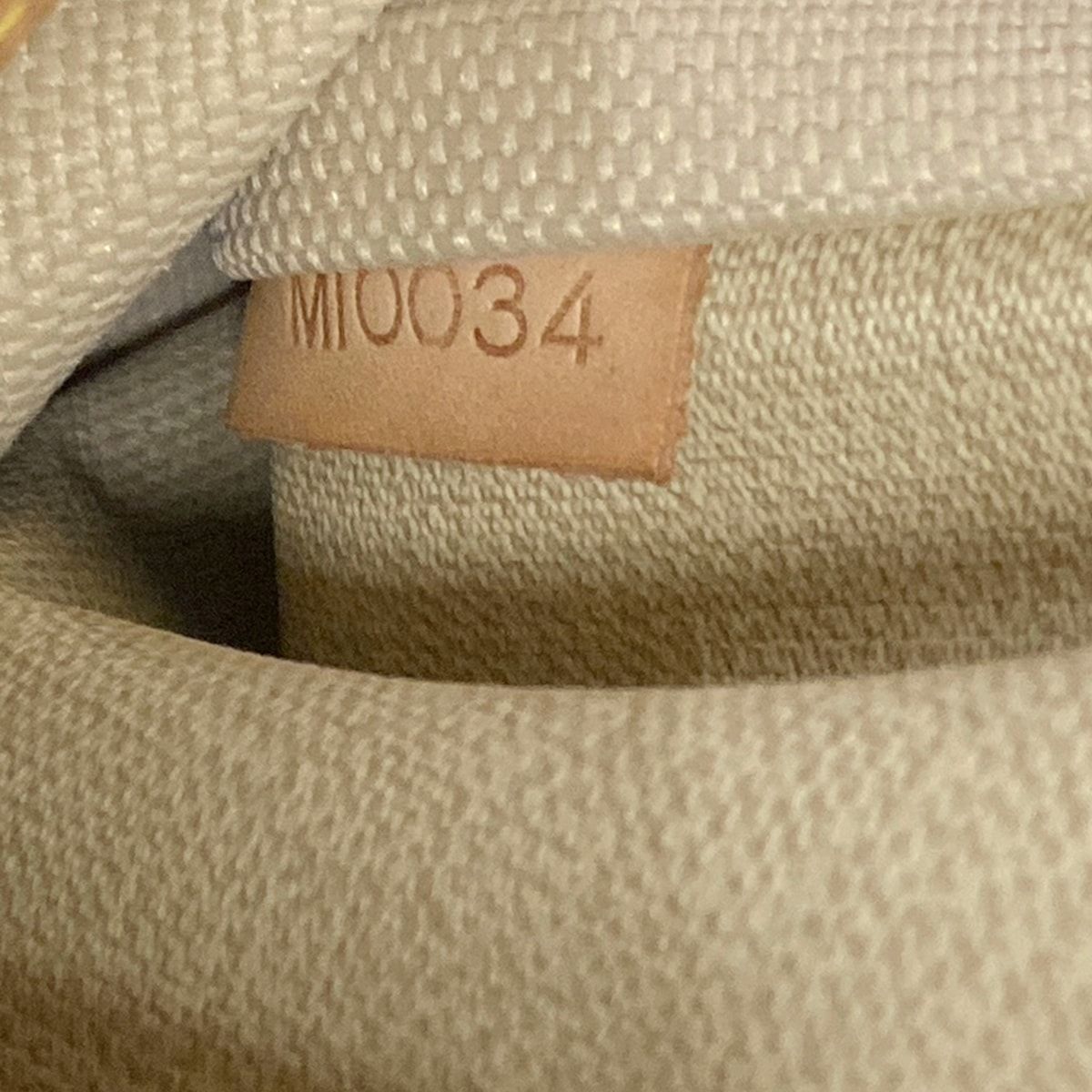 Louis Vuitton Handbag Monogram Trou Ville — view 9