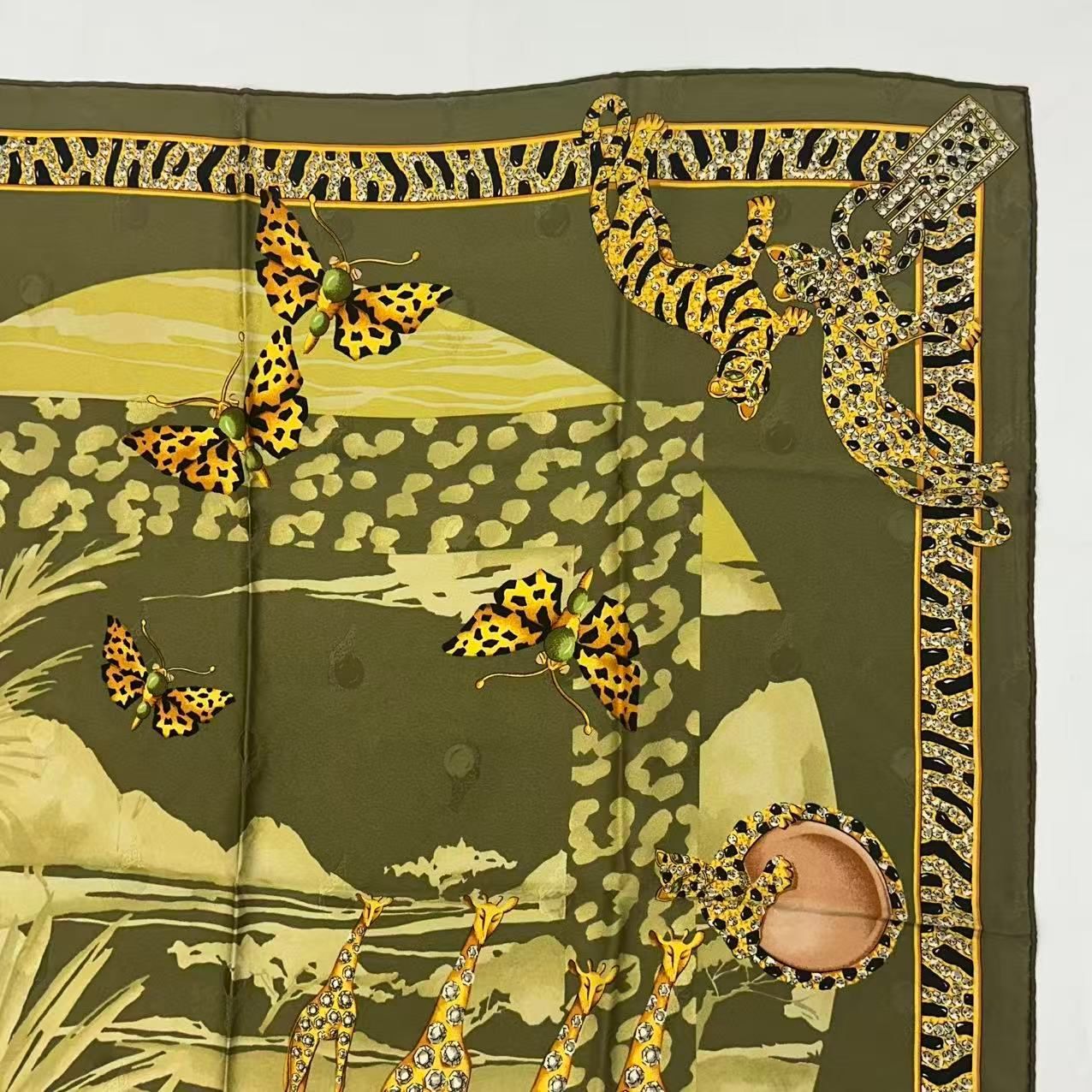 Cartier Scarf Silk Must de Cartier Animal Pattern Green — view 3
