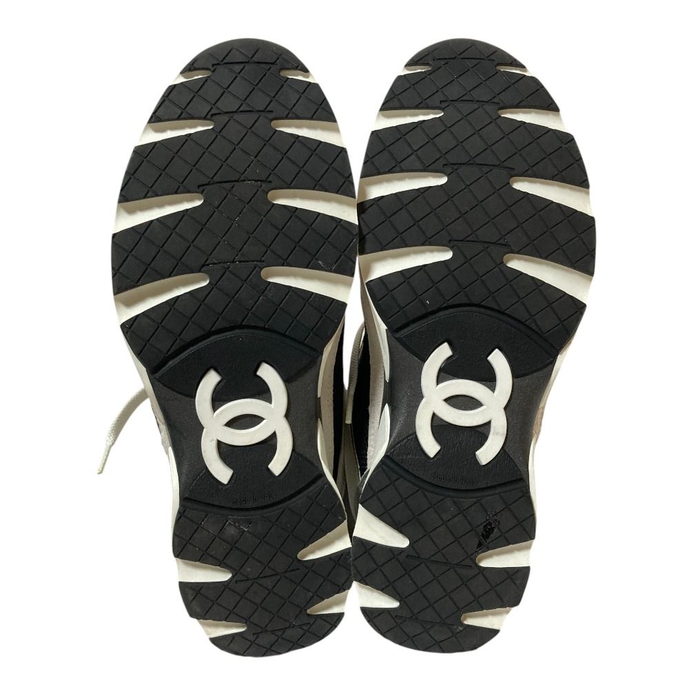 Chanel CC Logo Suede Leather Mesh Sneakers 36 Black White — view 5