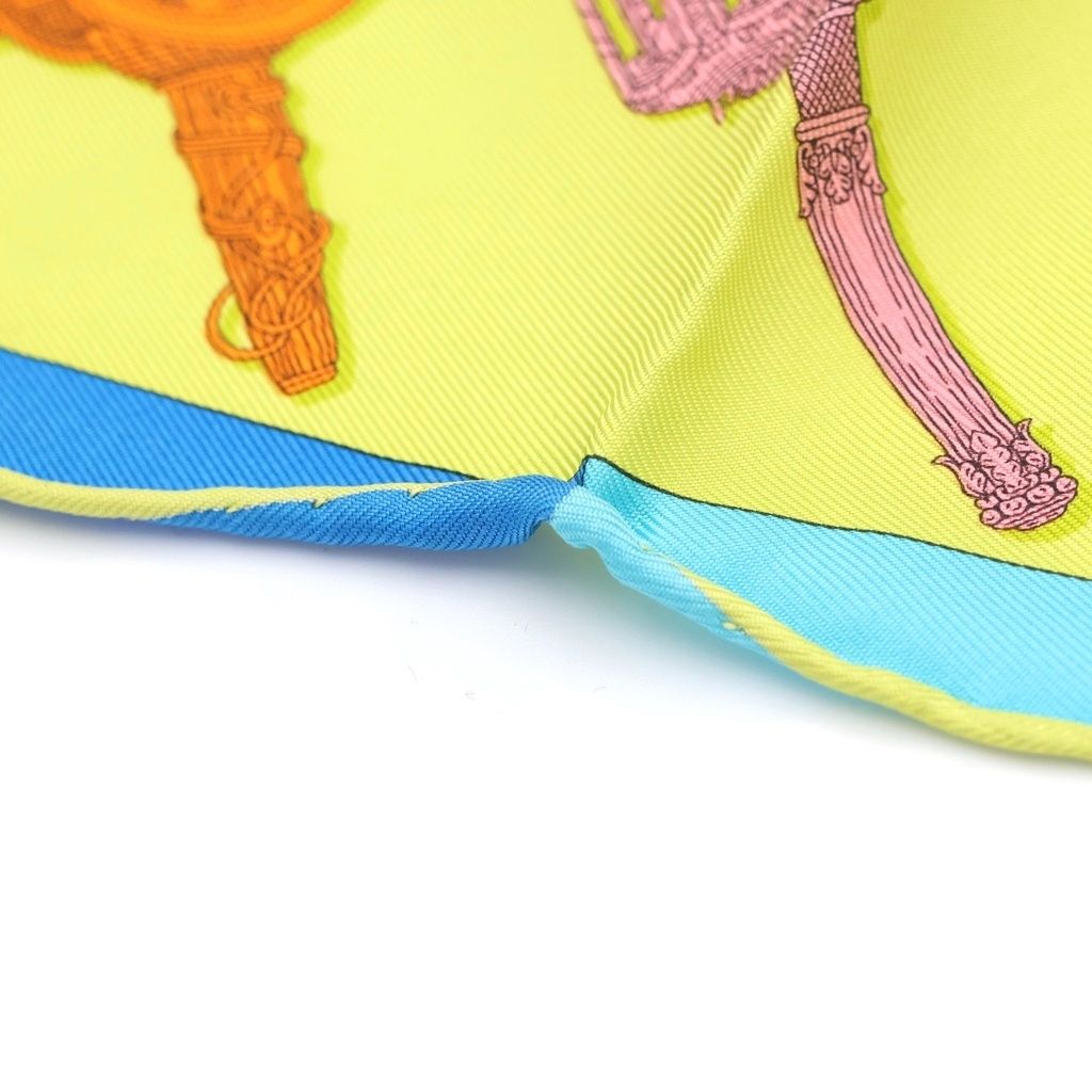 Hermes Merveilleuses Lanternes Carre 40 Silk Scarf Yellow — view 4