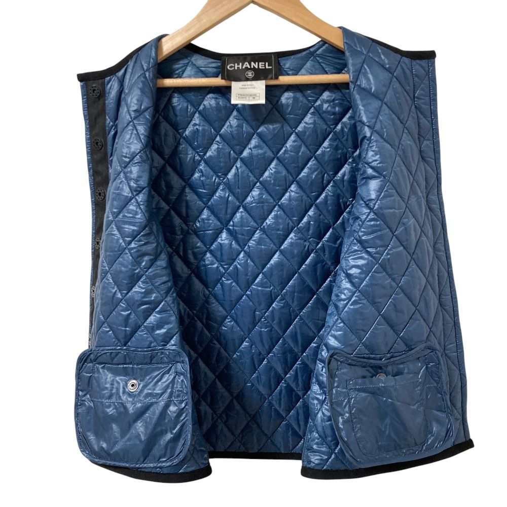 Chanel CC Logo Button Quilted Vest Gilet 38 Navy — view 3