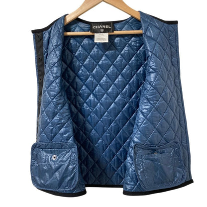 Chanel CC Logo Button Quilted Vest Gilet 38 Navy — view 3