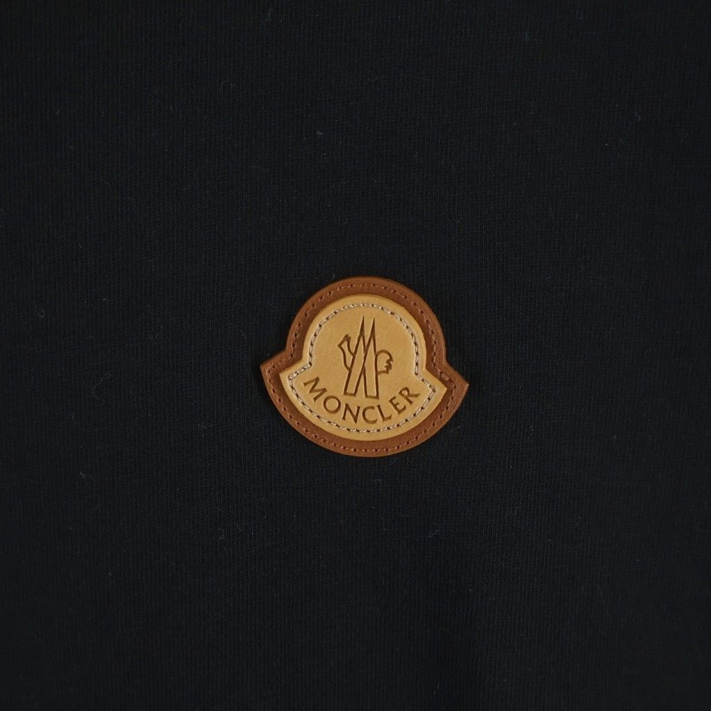 Moncler Front Logo Patch Crew Neck Short Sleeve T-Shirt Black — view 5