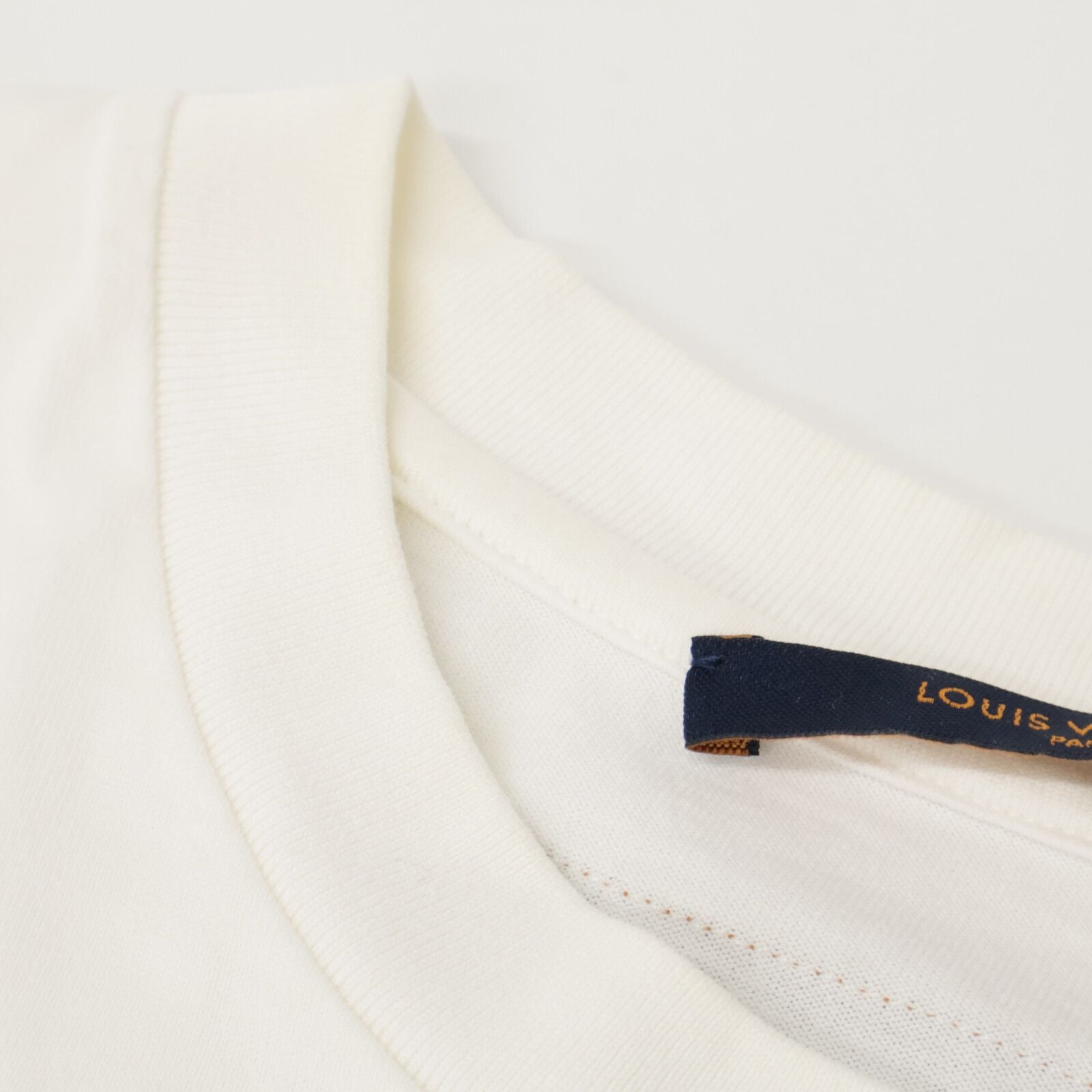 Louis Vuitton Floating Print T-Shirt — view 7