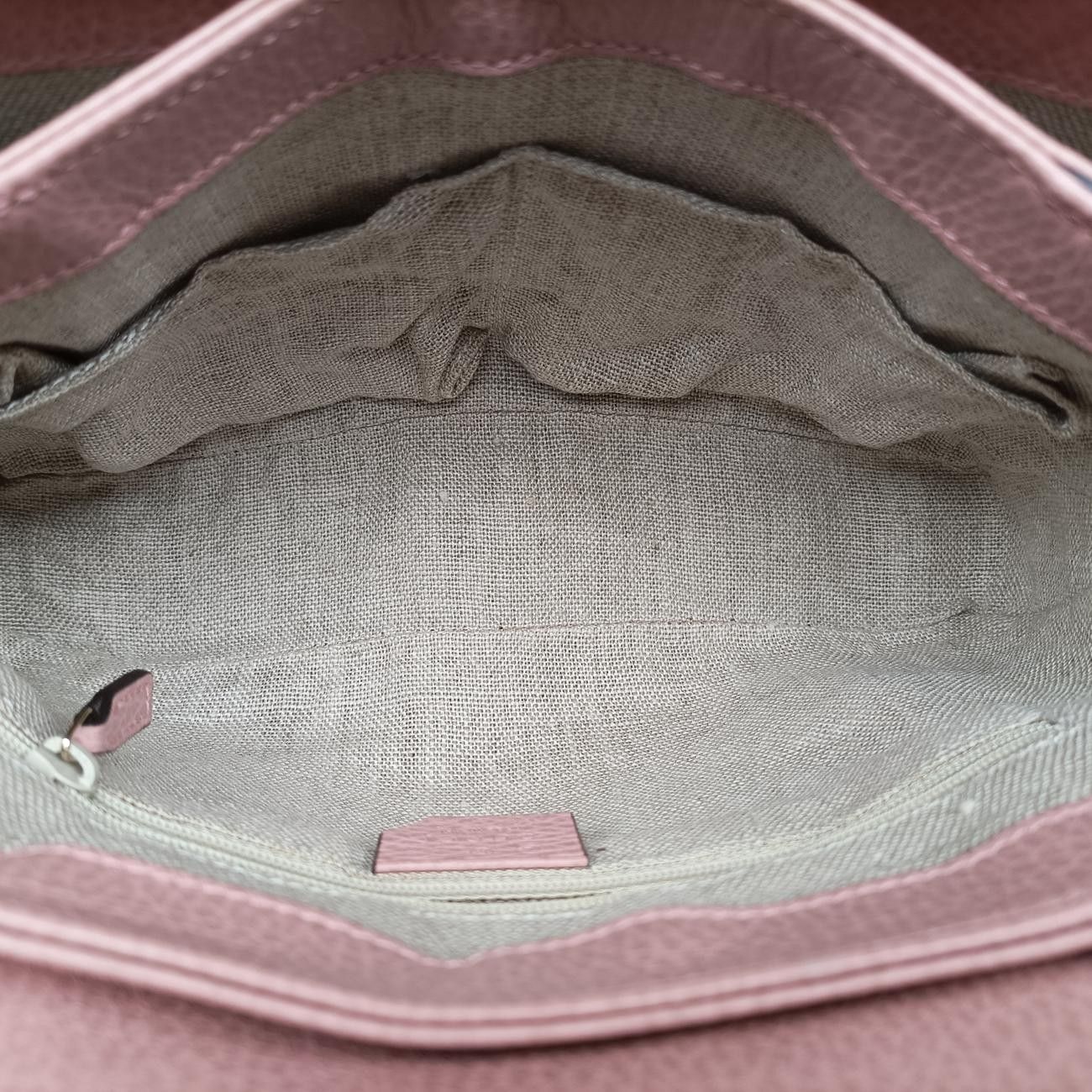 Gucci Interlocking Pink Leather Messenger — view 9