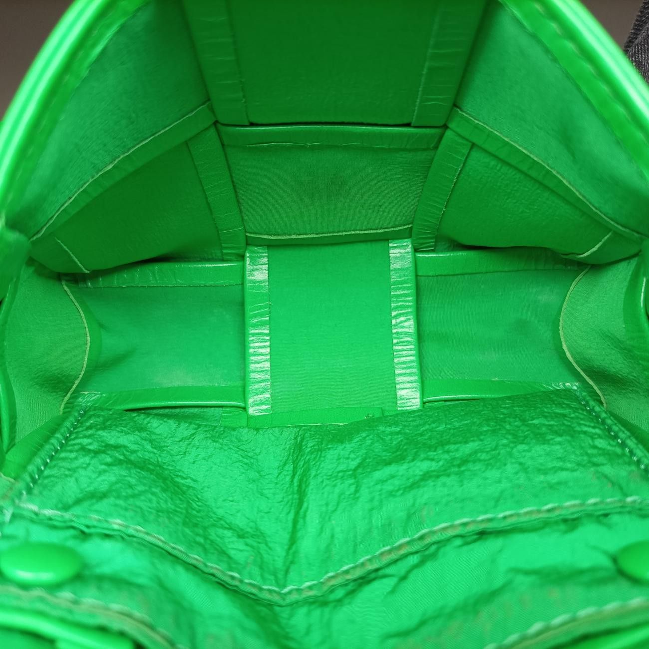 Bottega Veneta Candy Cassette Green Leather Messenger — view 9
