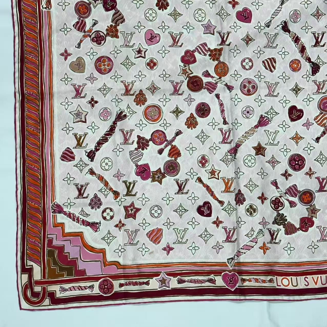 Louis Vuitton Scarf Silk Monogram Pink — view 5