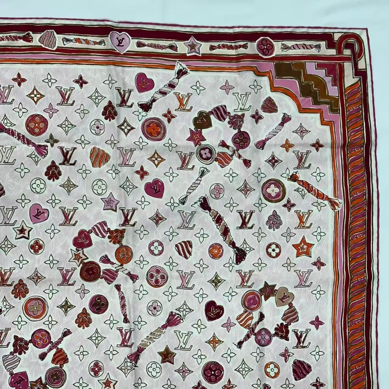 Louis Vuitton Scarf Silk Monogram Pink — view 3