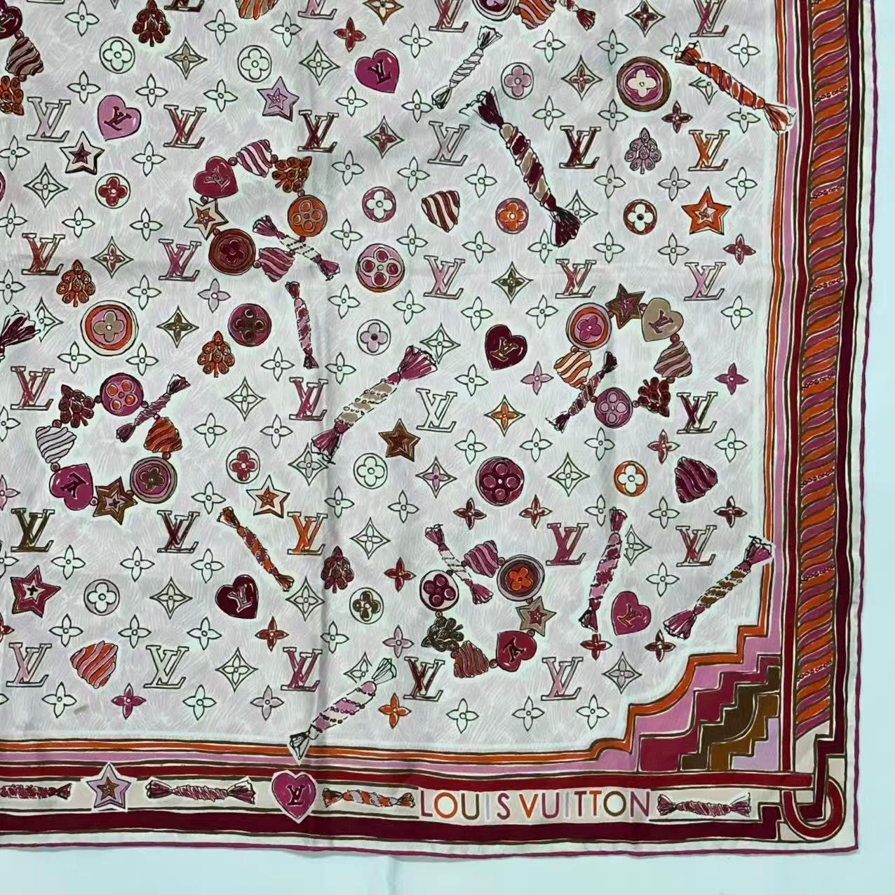 Louis Vuitton Scarf Silk Monogram Pink — view 4