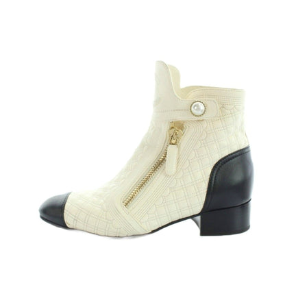 Chanel Short Boots Chunky Heels Contrast CC Logo Leather Quilted Embroidery — view 2