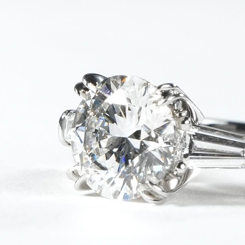 Harry Winston Round Cut Classic Ring Silver Wedding Engagement — view 3