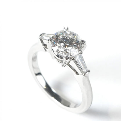 Harry Winston Round Cut Classic Ring Silver Wedding Engagement — view 2