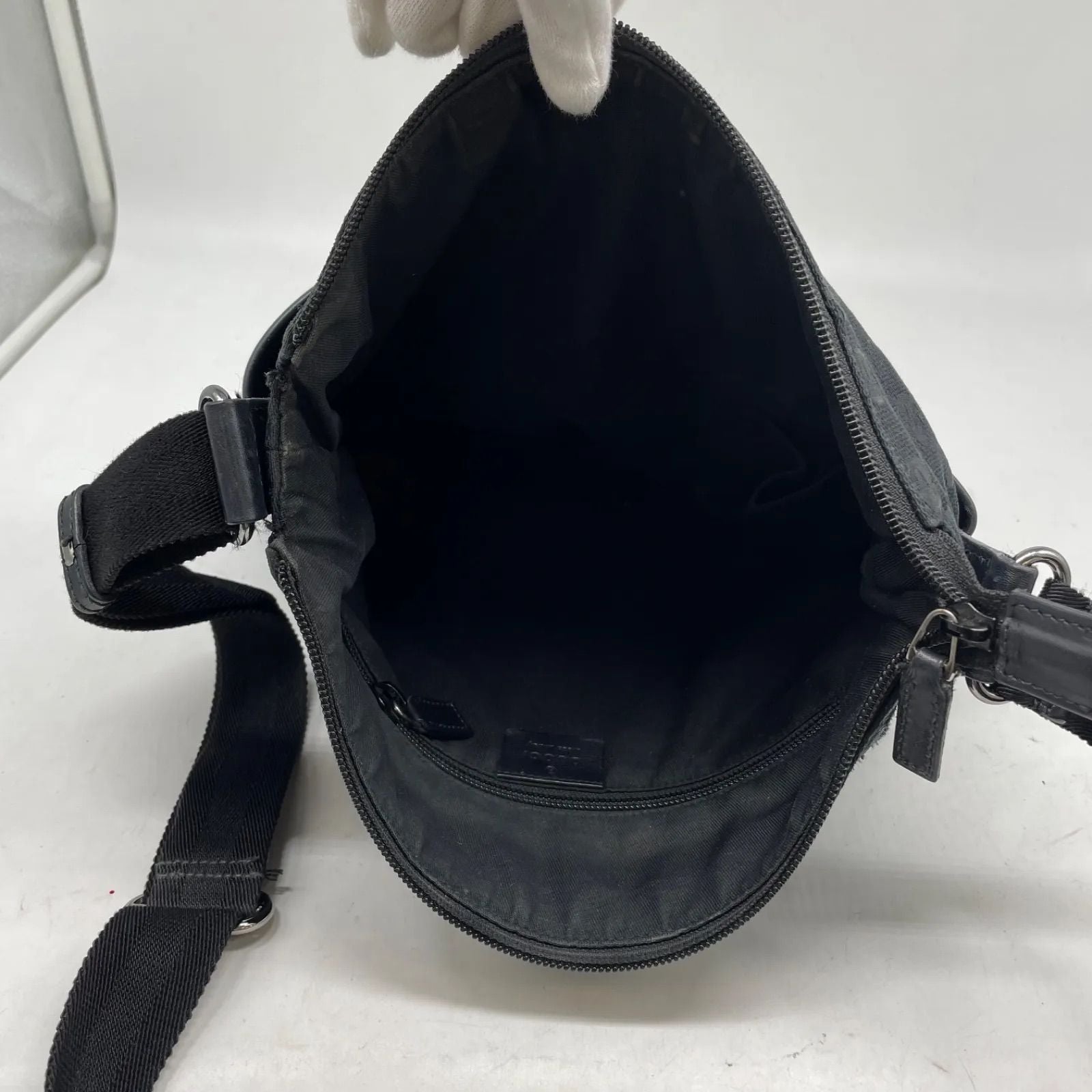 Gucci Perforated Leather Messenger Bag Black — view 5