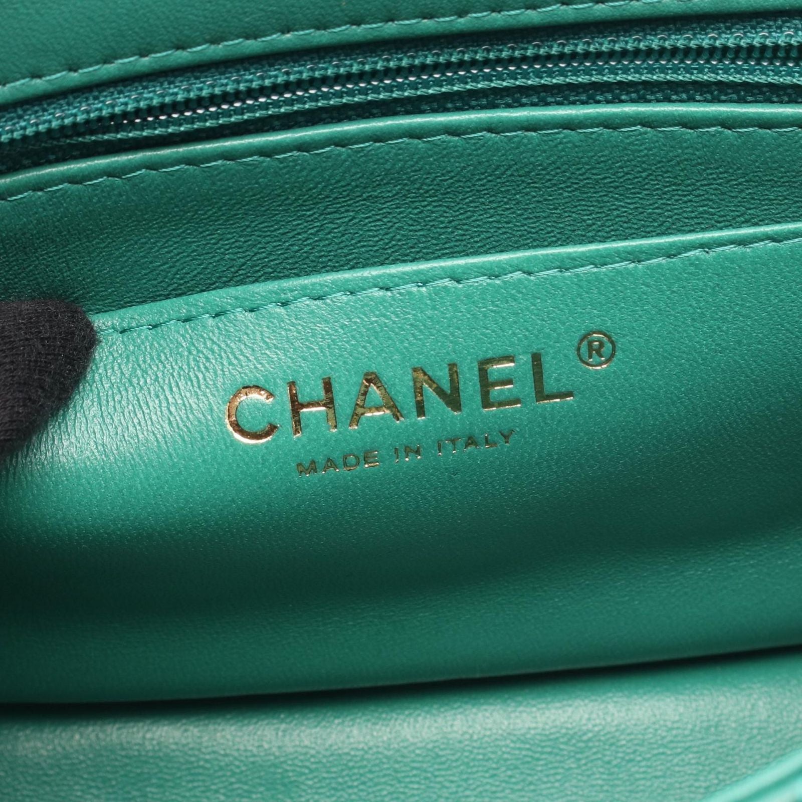 Chanel Shoulder Bag Mini Quilted Green Lambskin Chain — view 4