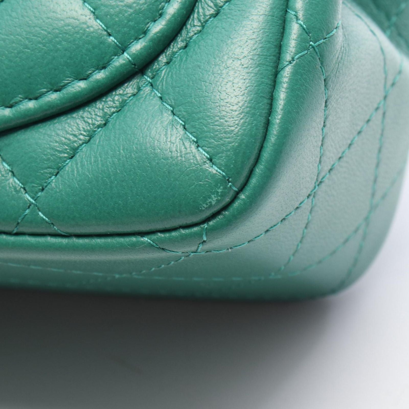 Chanel Shoulder Bag Mini Quilted Green Lambskin Chain — view 8