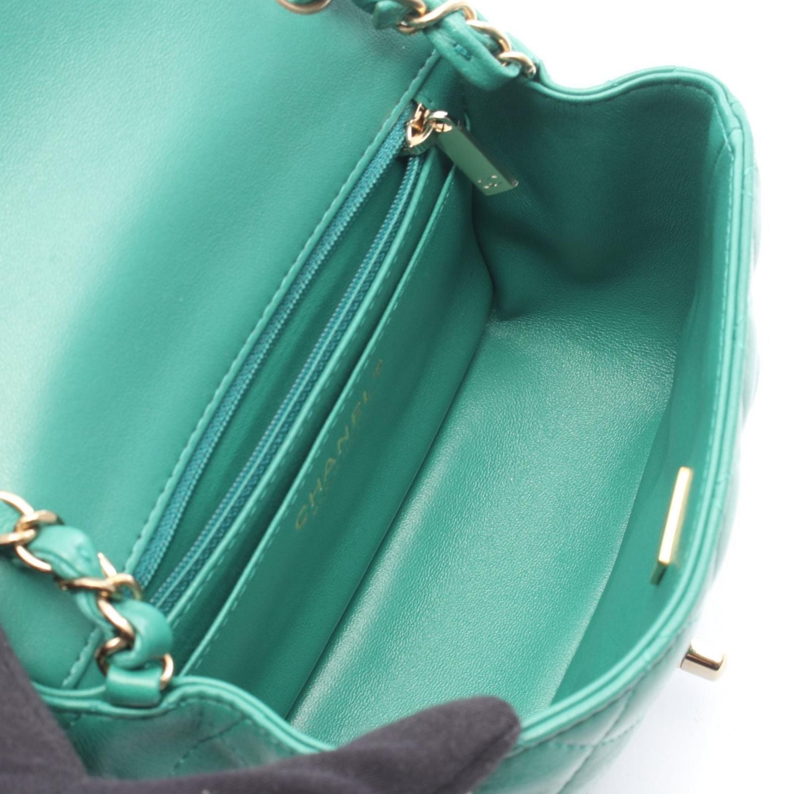 Chanel Shoulder Bag Mini Quilted Green Lambskin Chain — view 3