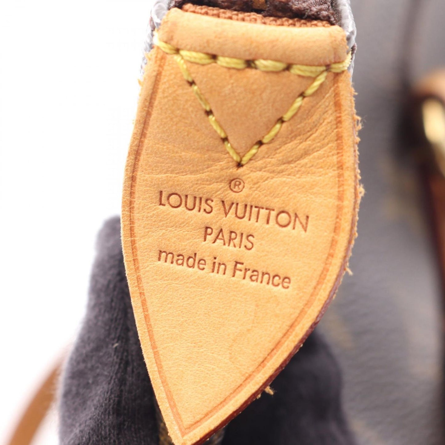 Louis Vuitton Tote Totally MM Canvas Leather — view 4