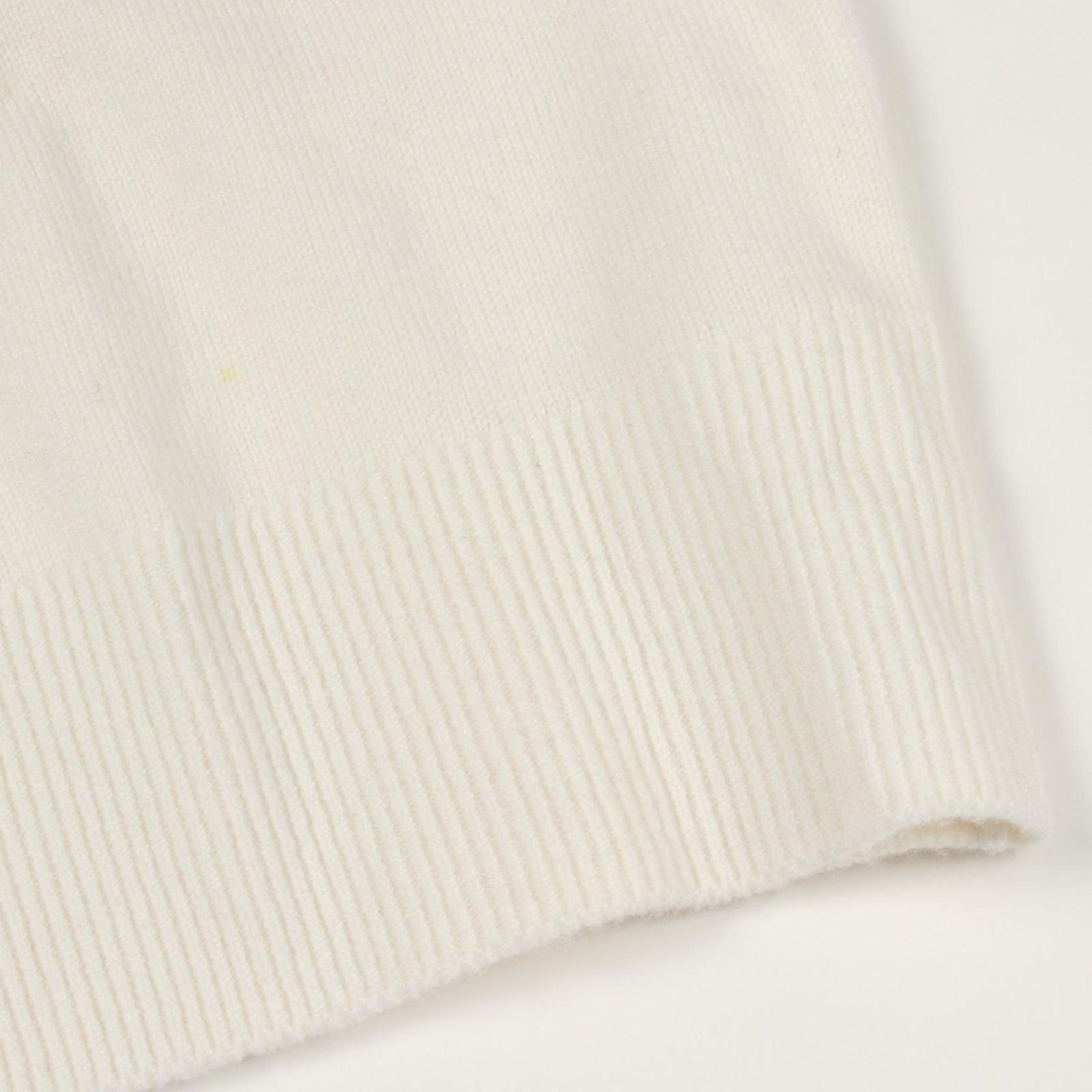 Chanel Knit la Pausa CC Logo Cashmere Sweater — view 8