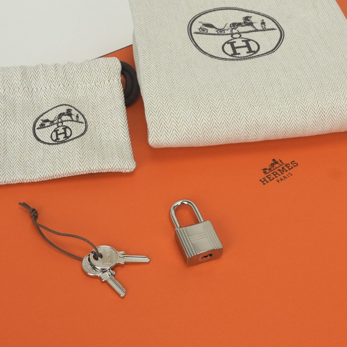 Hermes Picotin Lock MM 22 Tote Taurillon Clemence Noir Black Silver Handbag — view 9