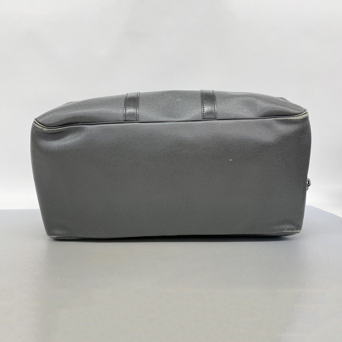 Louis Vuitton Boston Bag Taiga Kendall PM Ardoise — view 3