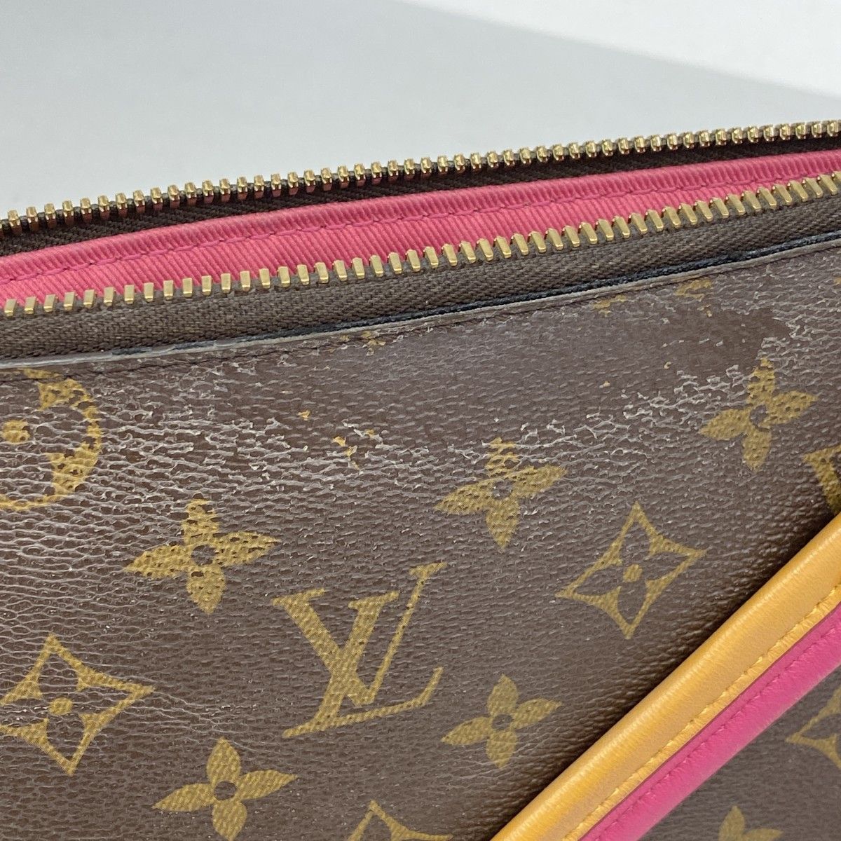 Louis Vuitton Shoulder Bag Monogram Loretta Brown Hot Pink — view 7