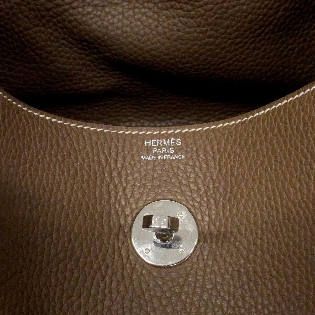 Hermes Handbag Lindy 30 Taurillon Clemence Etoupe Silver 2-Way — view 5