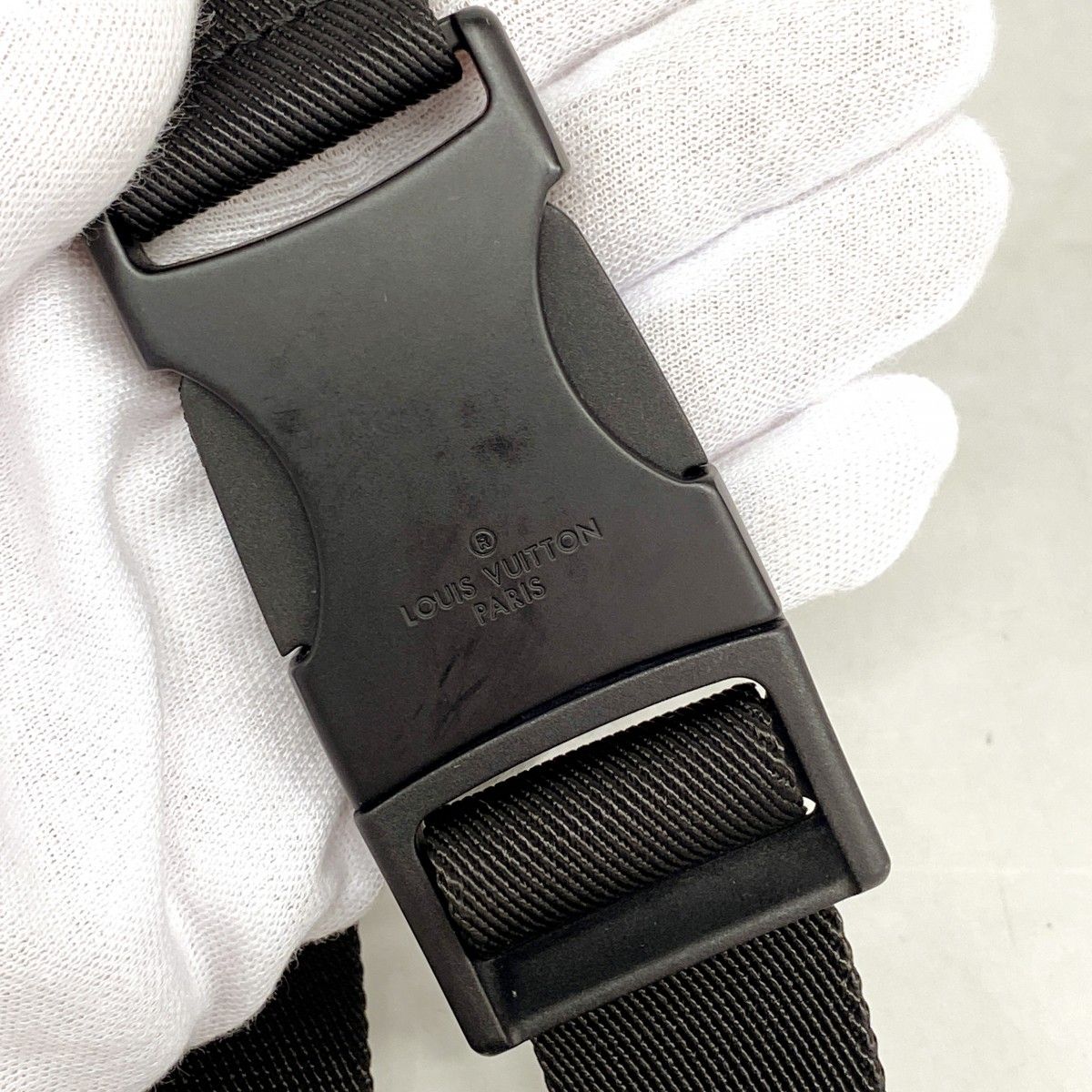 Louis Vuitton Belt Bag Monogram Shadow Discovery PM Black — view 9