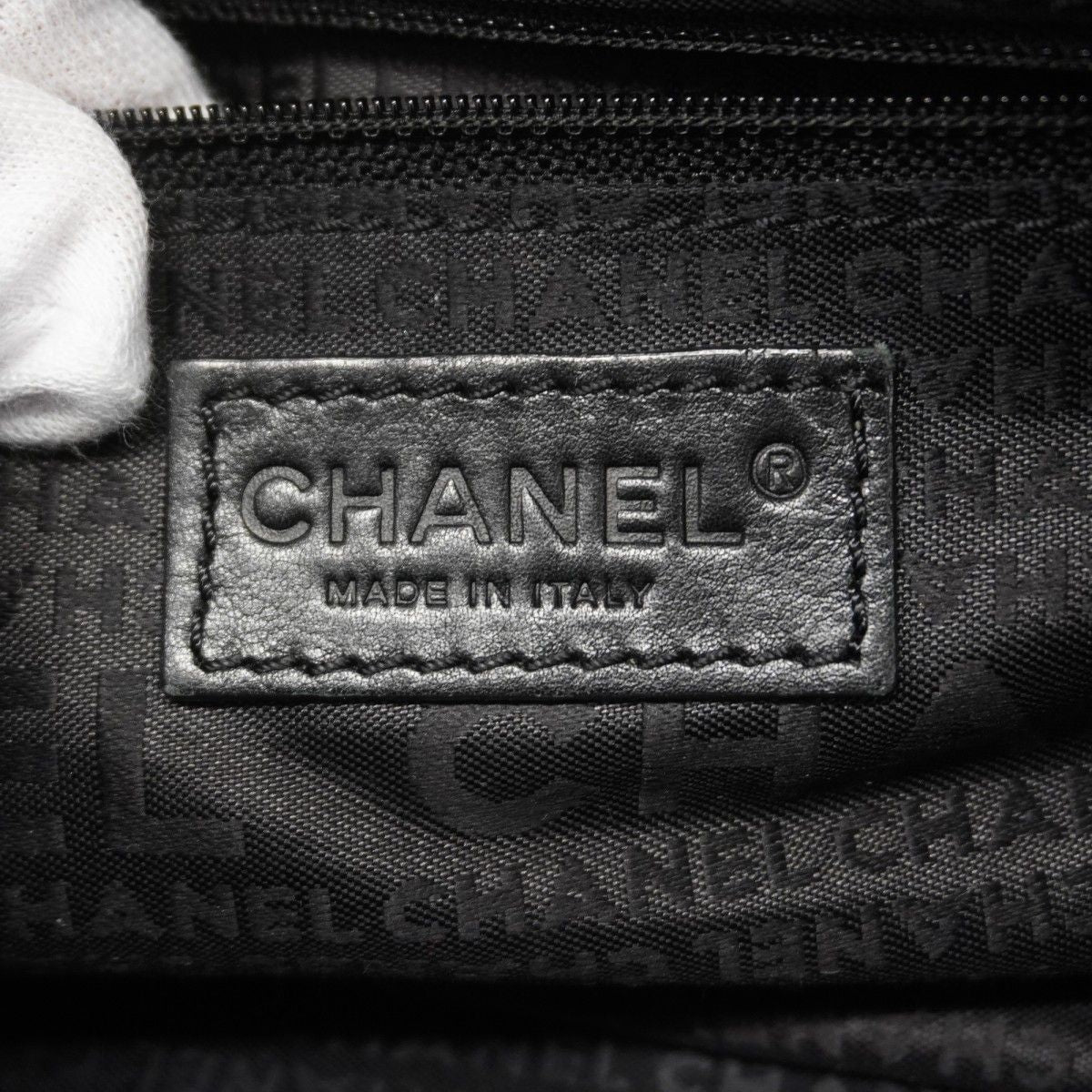 Chanel Handbag Choco Bar Leather Black Silver — view 5