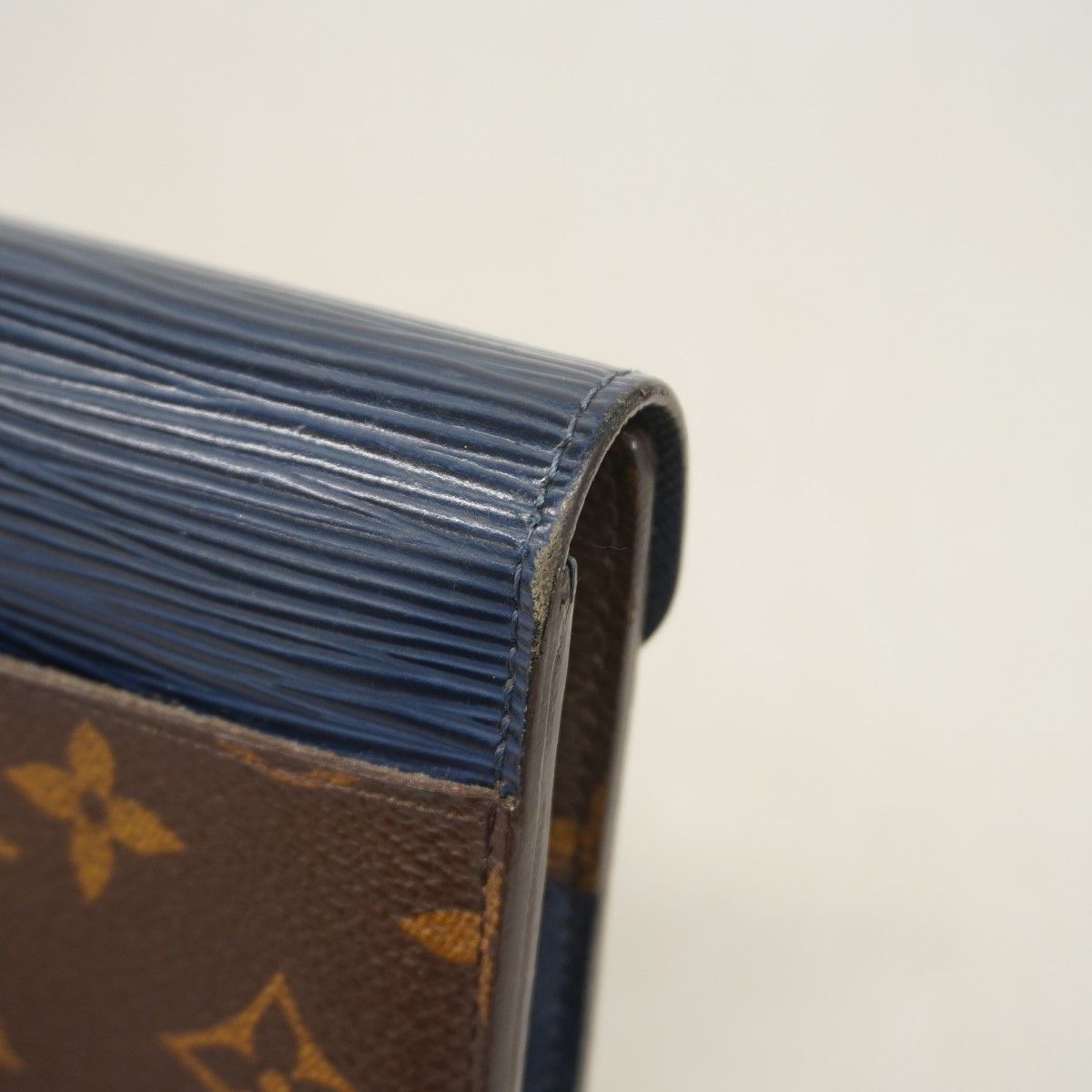 Louis Vuitton Trifold Wallet Monogram Epi Portefeuille Marie le Long Andigo Blue — view 7