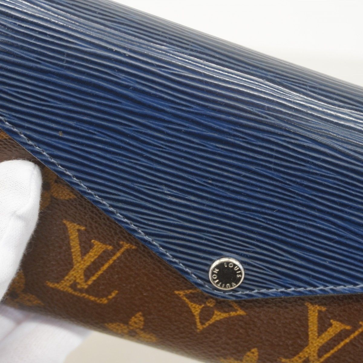 Louis Vuitton Trifold Wallet Monogram Epi Portefeuille Marie le Long Andigo Blue — view 9