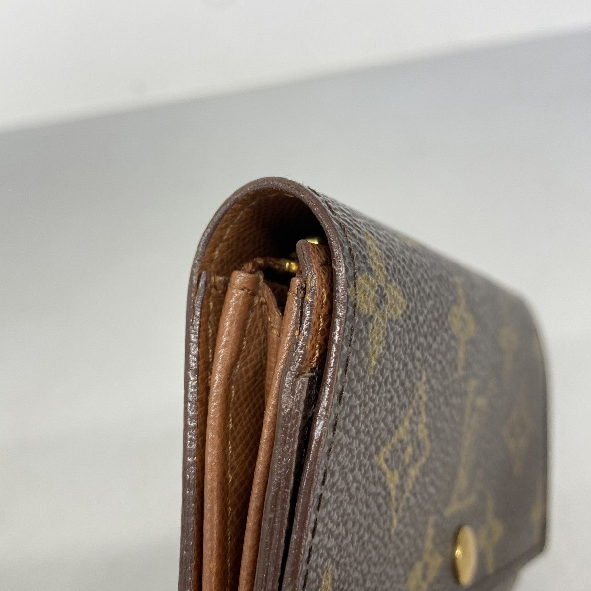 Louis Vuitton Key Holder Monogram Porte-Monnaie Gip Brown — view 5