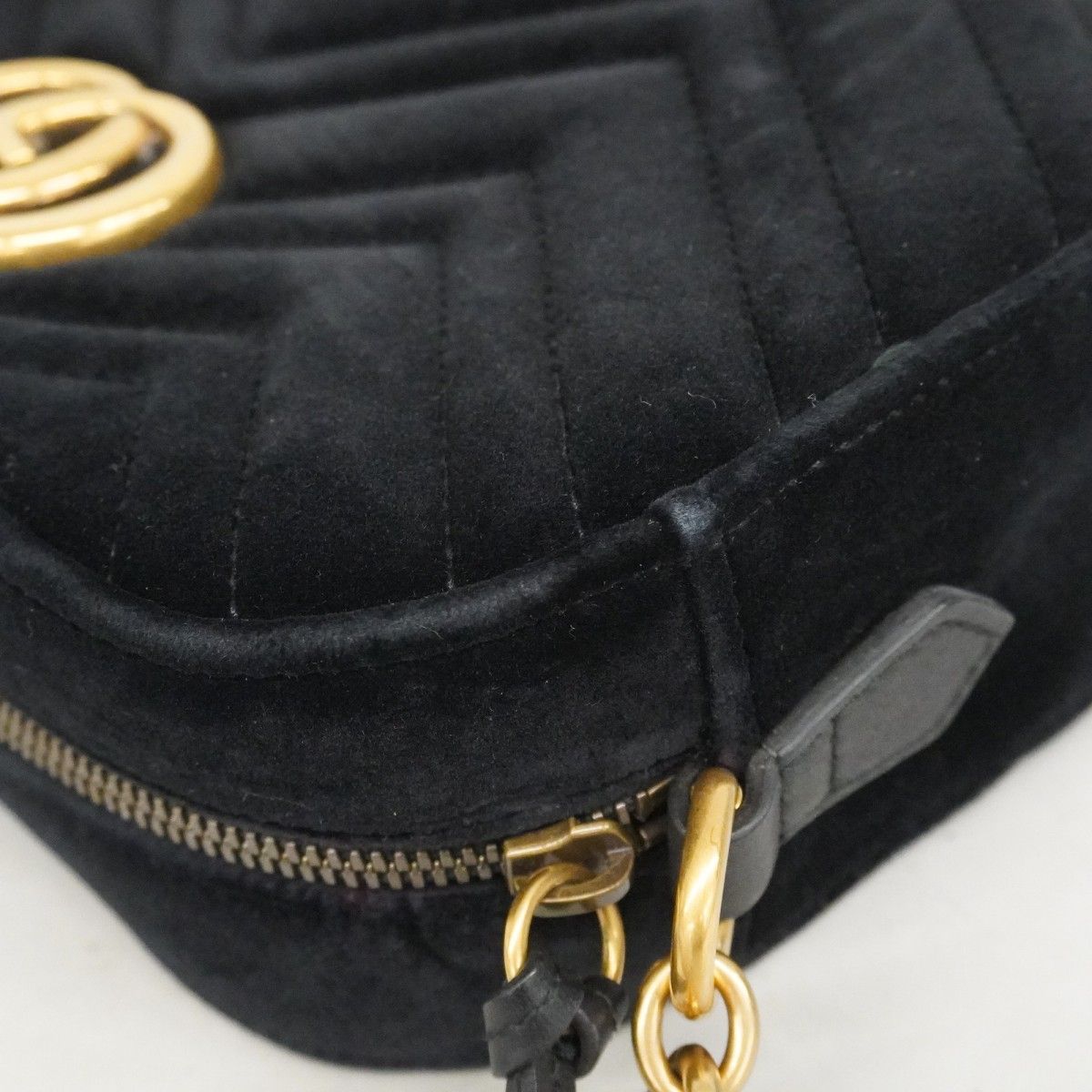 Gucci Shoulder Bag GG Marmont Suede Black Gold — view 6