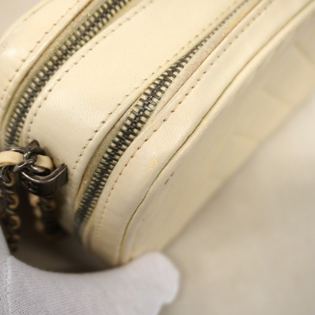 Chanel Shoulder Bag Lambskin Ivory Silver — view 7